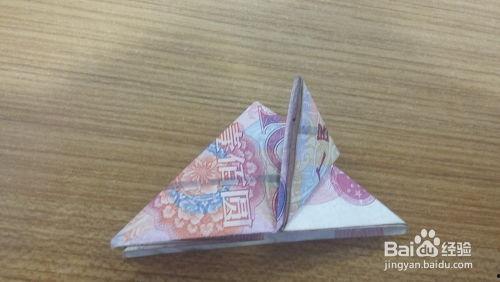 用钱叠玫瑰花视频,创意视频教你巧手变花艺大师