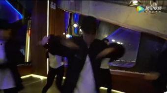 幼儿走秀视频教学视频,萌娃学步秀风采